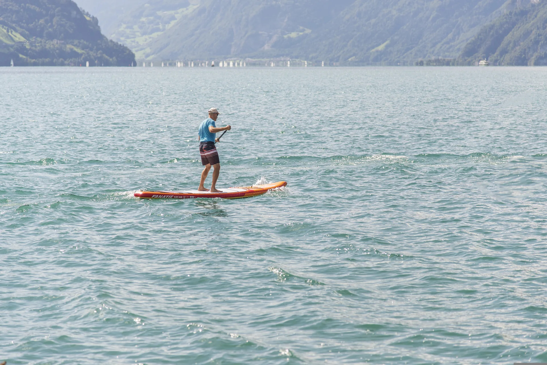 Stand-Up-Paddling am See